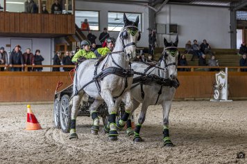 Petře a Petrovi Myslíkovým